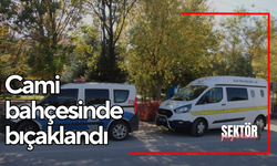 Cami bahçesinde bıçaklandı