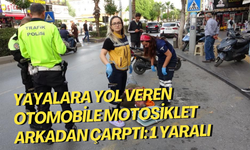 Yayalara yol veren otomobile motosiklet arkadan çarptı: 1 yaralı