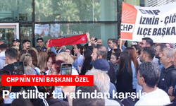 CHP'nin yeni Genel Başkanı Özgür Özel, İzmir’de partililer tarafından karşılandı