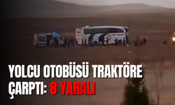 Yolcu otobüsü traktöre çarptı: 8 yaralı