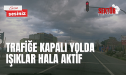 Trafiğe kapalı yolda ışıklar hala aktif