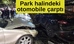 Kontrolden çıkan araç park halindeki otomobile çarptı: 1'i ağır 4 yaralı