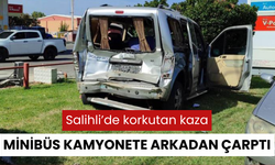 Salihli’de minibüs kamyonete arkadan çarptı: 5 yaralı