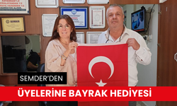 Salihli’de emlakçılar derneği başkanı Yılmaz’dan üyelerine ay yıldızlı bayrak