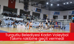 Turgutlu Belediyesi Kadın Voleybol Takımı rakibine geçit vermedi