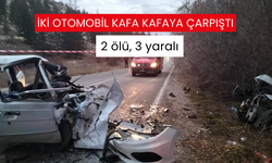 İki otomobil kafa kafaya çarpıştı: 2 ölü, 3 yaralı