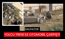 Salihli’de yolcu treni ile otomobil çarpıştı: 1 yaralı