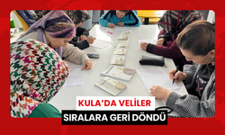 Kula’da veliler sıralara geri döndü