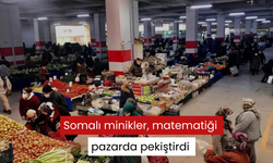 Somalı minikler, matematiği pazarda pekiştirdi