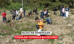 Salihli’de öğrenciler fidan dikerek geleceğe nefes oldu
