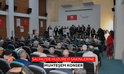 Salihli’de Huzurevi Sakinlerine Muhteşem Konser