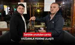 Sahilde unutulan çanta, vicdanla yerine ulaştı: Altın dolu çanta sahibine teslim edildi