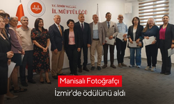 Manisalı Fotoğrafçı İzmir'de ödülünü aldı