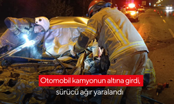 Feci kaza: Otomobil kamyonun altına girdi