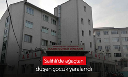 Salihli’de ağaçtan düşen çocuk yaralandı