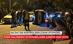 Salihli’de kaza: İki otomobile çarparak yan yattı