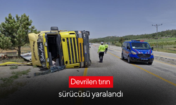 Devrilen tırın sürücüsü yaralandı