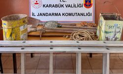 İzinsiz kazıya anında müdahale: Kazma kürekle suçüstü yakalandılar