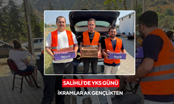 Salihli’de YKS günü: İkramlar AK Gençlikten
