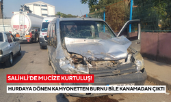 Salihli’de mucize kurtuluş! Hurdaya dönen kamyonetten burnu bile kanamadan çıktı