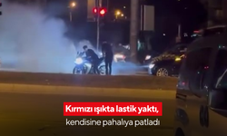 Kırmızı ışıkta lastik yaktı, kendisine pahalıya patladı