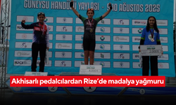 Akhisarlı pedalcılardan Rize’de madalya yağmuru