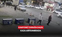 Kamyonet durağa daldı: Kaza anı kamerada