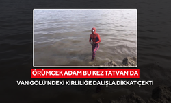 Türkiye’yi kostümüyle gezen örümcek adam, 69. durakta Van Gölü için suya atladı