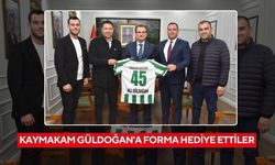Salihli’de spora destek ziyareti: Kaymakam Güldoğan’a 45 numaralı forma