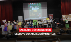 Salihli’de öğrencilerden çevreye duyarlı kostüm defilesi