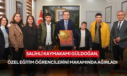 Salihli Kaymakamı Güldoğan, Özel Eğitim öğrencilerini makamında ağırladı