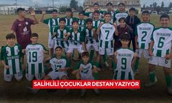 Salihlili çocuklar destan yazıyor