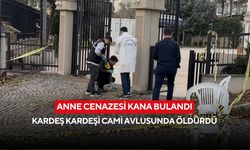 Anne cenazesi kana bulandı: Kardeş kardeşi cami avlusunda öldürdü