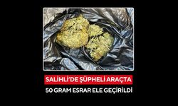 Salihli’de şüpheli araçta 50 gram esrar ele geçirildi
