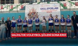 Gençler filede ter döktü: Salihli'de voleybol şöleni bitti