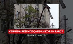 Vergi Dairesi'nde çatıdan kopan parça tehlike yarattı