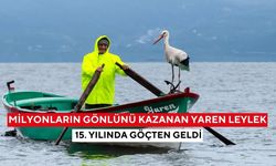 15 yıldır aynı dostluk! Balıkçı Adem Yılmaz’ın kayığına konan Yaren Leylek bu yıl da göçten geldi...