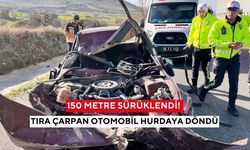 Salihli-Kula yolunda tıra çarpan otomobil hurdaya döndü: Sürücü şans eseri kurtuldu