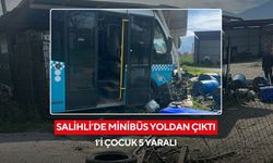 Salihli’de minibüs yoldan çıktı: 1’i çocuk 5 yaralı