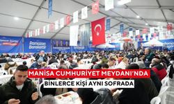 Manisa Cumhuriyet Meydanı’nda binlerce kişi aynı sofrada