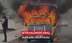 Seyir halindeki araç alevlere teslim oldu