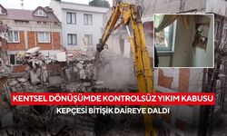 Yıkım anı kamerada! Riskli binanın kepçesi bitişik daireye dalınca mahalleli korku dolu anlar yaşadı...