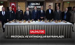 Salihli’de protokol ve vatandaşlar bayramlaştı