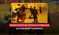 Çocuklar diğer çocuğun önünü kestiler, sopayla darp ettiler! O 2 çocuk tutuklandı...