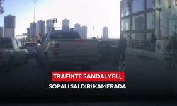 Trafikte sandalyeli, sopalı saldırı kamerada