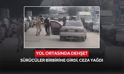 Trafiği boks ringine çevirdiler! Yumruk yumruğa kavganın bedeli ağır oldu...