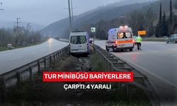 Tur Minibüsü Bariyerlere Çarptı: 4 Yaralı