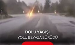 Dolu yağışı yolu beyaza bürüdü