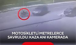 Motosikletli metrelerce savruldu: Kaza anı kamerada