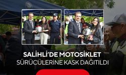 Salihli’de motosiklet sürücülerine kask dağıtıldı: Güvenli sürüş için farkındalık
